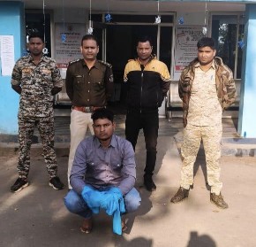 पड़ोसी युवक ने बुजुर्ग और बेटी की पत्थर से कुचलकर की हत्या—खरसिया पुलिस ने हत्यारे को गिरफ्तार कर भेजा जेल*