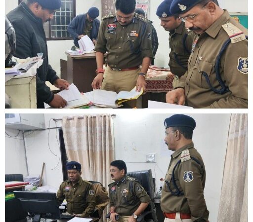 वरिष्ठ पुलिस अधीक्षक रजनेश सिंह ने थाना सिविल लाइन का आकस्मिक निरीक्षण किया उत्कृष्ट कार्य करने वाले टीआई सुंमत साहु और टीम को नगद पुरस्कार दिया