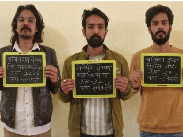 अचानकमार टाइगर रिजर्व में सुरक्षा में बड़ी चूक लचर अव्यवस्था के चलते कोर जोन के पास हथियार लहराने वाले राज परिवार के 3 आरोपी गिरफ्तार, वाहन व एयर राइफल जब्त, लम्बे समय से जमे विवादित अधिकारी यू गणेश को हटाते क्यों नहीं?