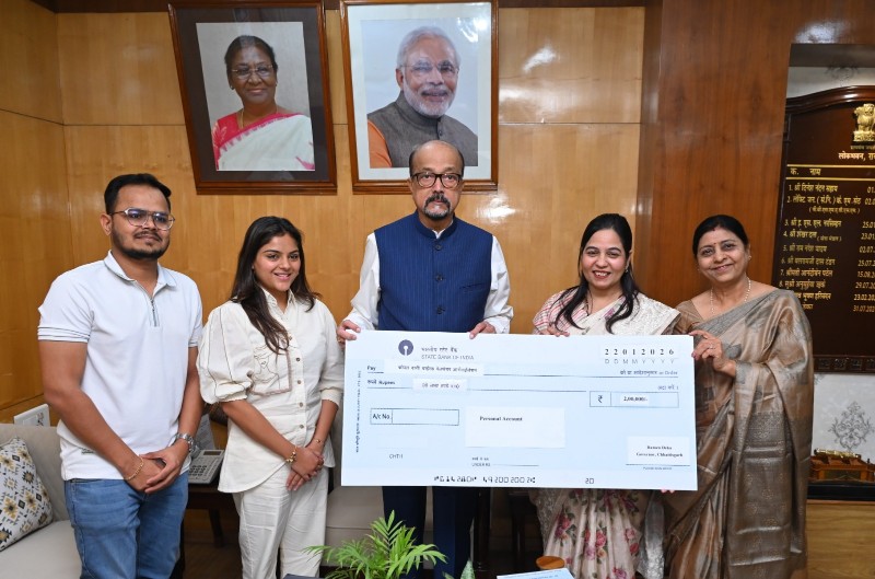 सामाजिक उत्तरदायित्व की मिसाल*  *राज्यपाल श्री डेका ने कोपलवाणी चाइल्ड वेलफेयर आर्गेनाइजेशन को दिया 2 लाख रूपए का निजी अनुदान*