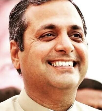 8 शिक्षकों का भार सरकार नहीं उठा पायी तो 200 बच्चों का भविष्य अंधकार में कर दिया— शैलेष पांडेय*  *स्वामी आत्मानंद के मासूम बच्चों के भविष्य कलेक्टर और डीईओ भी नहीं बचा पाए- शैलेष*   बीजेपी सरकार स्वामी आत्मानंद योजना की लोकप्रियता से खुश नहीं है – शैलेष