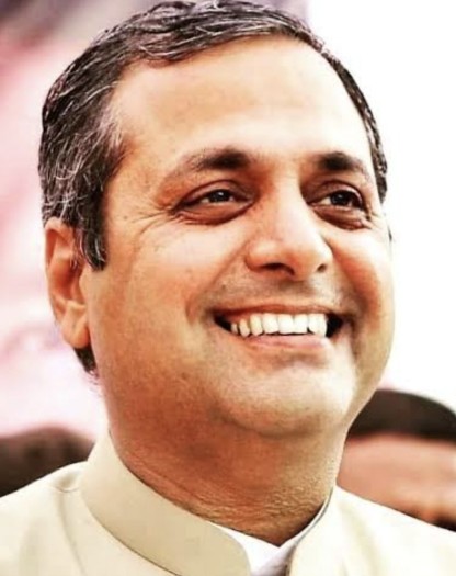 8 शिक्षकों का भार सरकार नहीं उठा पायी तो 200 बच्चों का भविष्य अंधकार में कर दिया— शैलेष पांडेय*  *स्वामी आत्मानंद के मासूम बच्चों के भविष्य कलेक्टर और डीईओ भी नहीं बचा पाए- शैलेष*   बीजेपी सरकार स्वामी आत्मानंद योजना की लोकप्रियता से खुश नहीं है – शैलेष