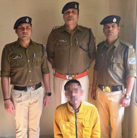 रेलवे सुरक्षा बल और सिटी कोतवाली शहडोल के  संयुक्त प्रयास से P-Way स्टोर  में चौकीदार की ड्यूटी कर रहे रेलवे कर्मचारी को चाकू मारकर घायल करने वाले एक आरोपी को गिरफ्तार किया