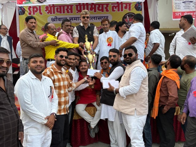 श्रीवास प्रीमियर लीग का आयोजन गौरव का विषय- त्रिलोक चंद्र श्रीवास