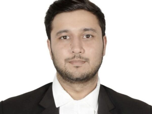 मॉलों में पार्किंग वाले टू और फोर वीलर से शुल्क वसूली नहीं कर सकते यह निर्णय आम जनमानस को राहत देने की दिशा में एक महत्वपूर्ण न्यायिक हस्तक्षेप के रूप में देखा जा रहा है, उच्च न्यायालय अधिवक्ता श्री अंजिनेश शुक्ला ने जनहित याचिका  की पैरवी की