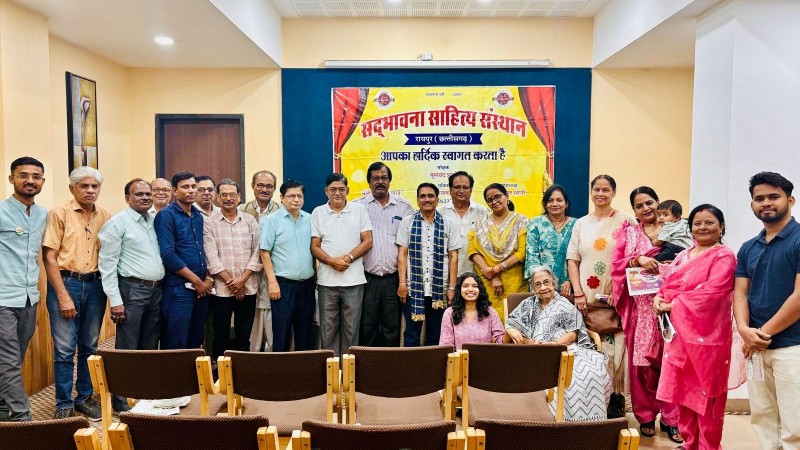 कविता, विचार और संवेदनाओं से सजी यादगार काव्य संध्या  सद्भावना साहित्य संस्थान के आयोजन में गूंजे प्रेम, समाज और मानवीय संवेदनाओं के स्वर