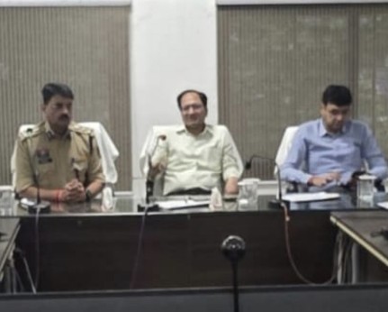 कोयला डिपो में गड़बड़ी पर सख्ती, अवैध गतिविधियों पर होगी कड़ी कार्रवाई*  *कलेक्टर – एसपी ने ली कोल डिपो संचालकों की बैठक*  *गुणवत्ता से से समझौता नहीं करने की सख्त चेतावनी*