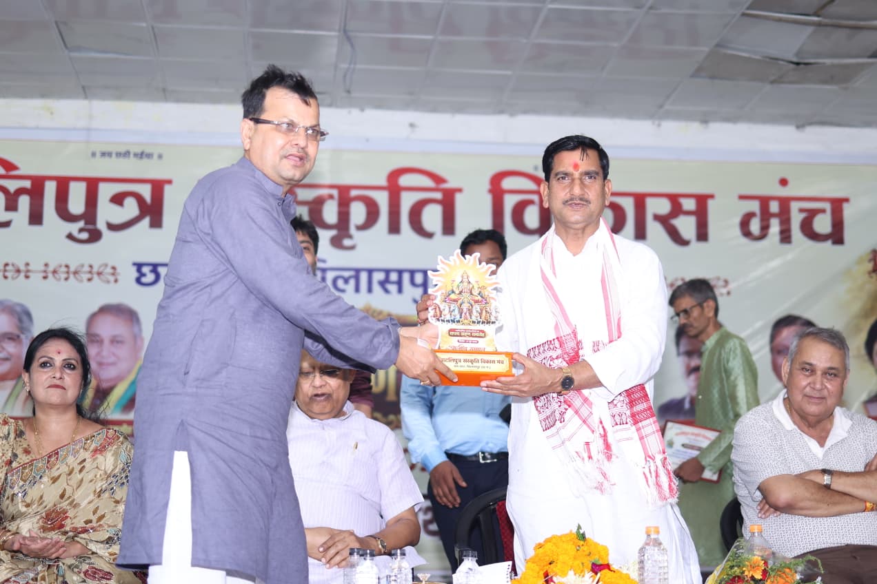 संस्कृति से समाज को जोड़ने का संकल्प, नए भारत के सपनों को पूरा करेगा पाटलीपुत्र मंच: तोखन*  *00 केंद्रीय मंत्री ने नए निर्वाचित अध्यक्ष प्रवीण झा सहित कार्यकारिणी सदस्यों को दिलाई शपथ.*