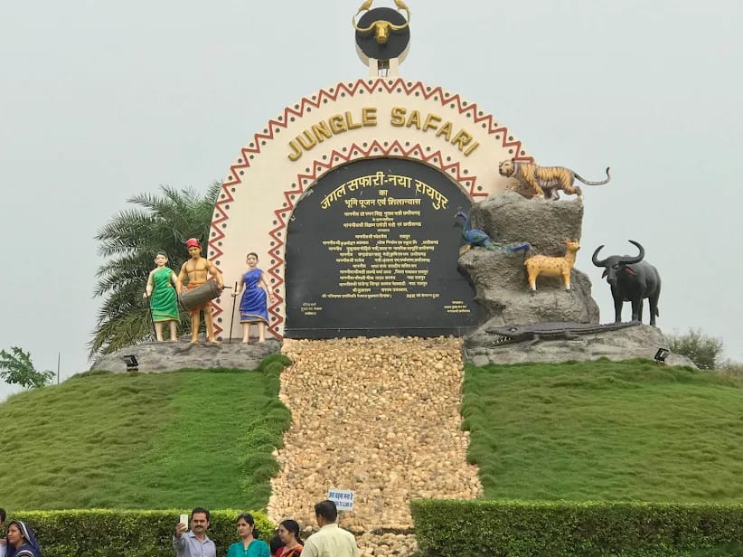 प्रकृति और वन्यजीव संरक्षण का अनूठा संगम है नंदनवन जंगल सफारी* 2025-26 में 3 लाख 24 हजार 785, से अधिक पर्यटकों ने जंगल सफारी का भ्रमण किया यह आंकड़ा इसकी बढ़ती लोकप्रियता को दर्शाता है