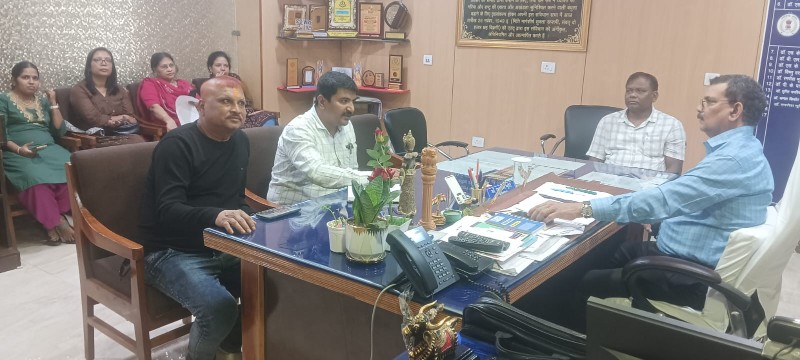 हाईकोर्ट के निर्देशों के अनुरूप सिम्स के आसपास यातायात एवं पार्किंग व्यवस्था सुदृढ़ करने संयुक्त बैठक आयोजित